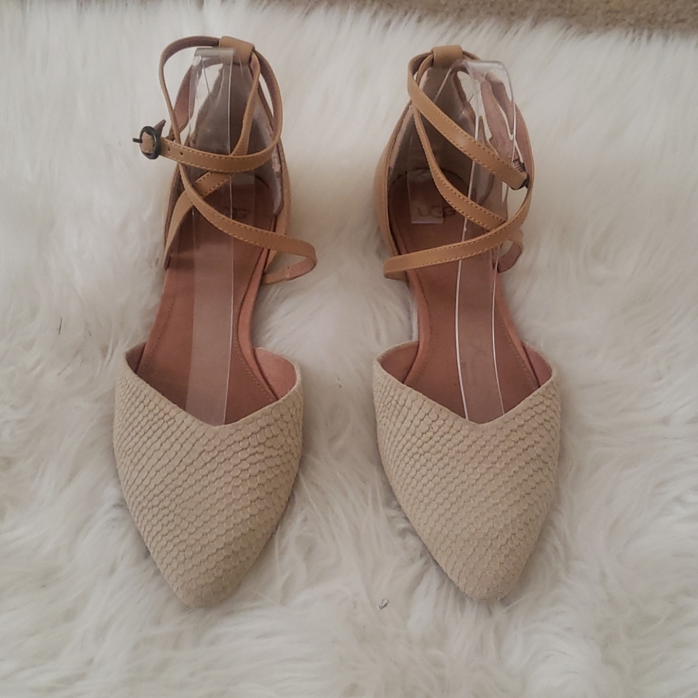 Ugg Flat Shoes.